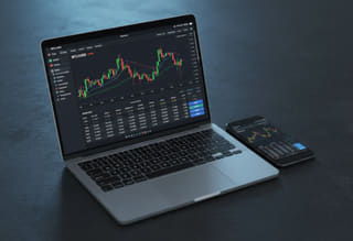 Suivi de l’activité — contrôle de l’historique de trading et de la performance des fonds