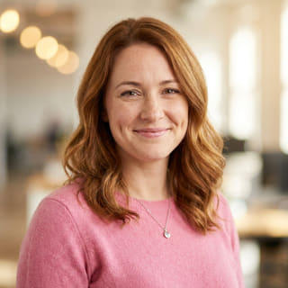 Emily Watson, responsable de l’assistance client chez Essor Invexaro